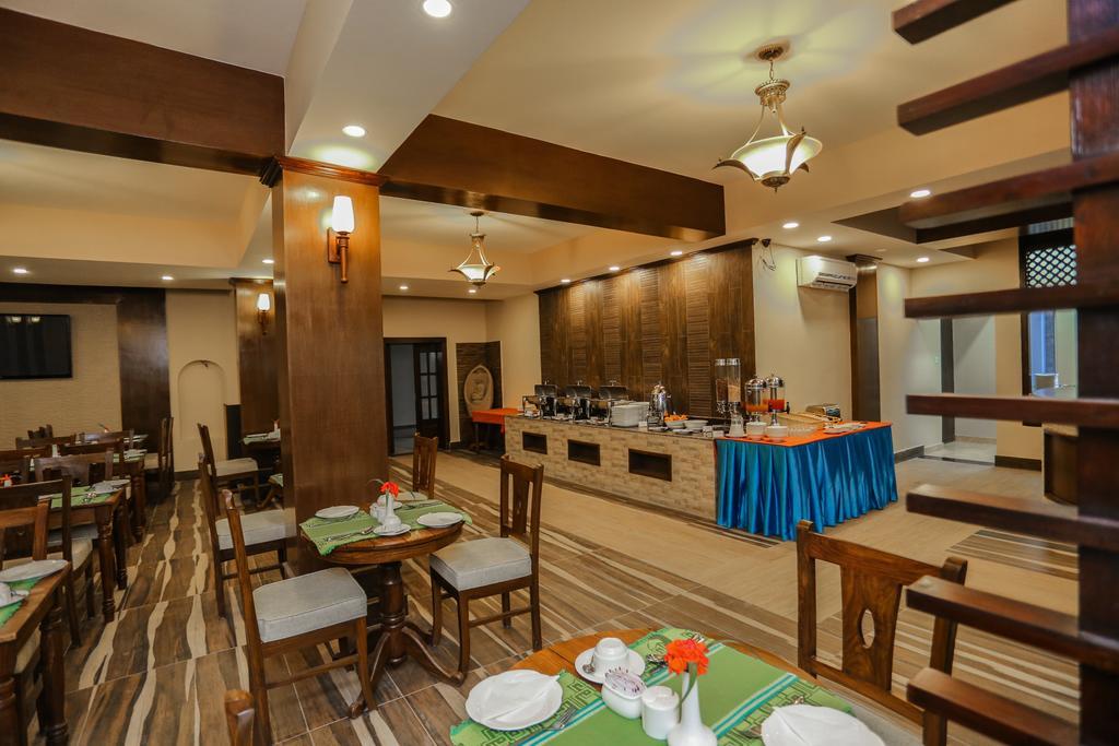 Da Yatra Courtyard Hotel Покхара Экстерьер фото
