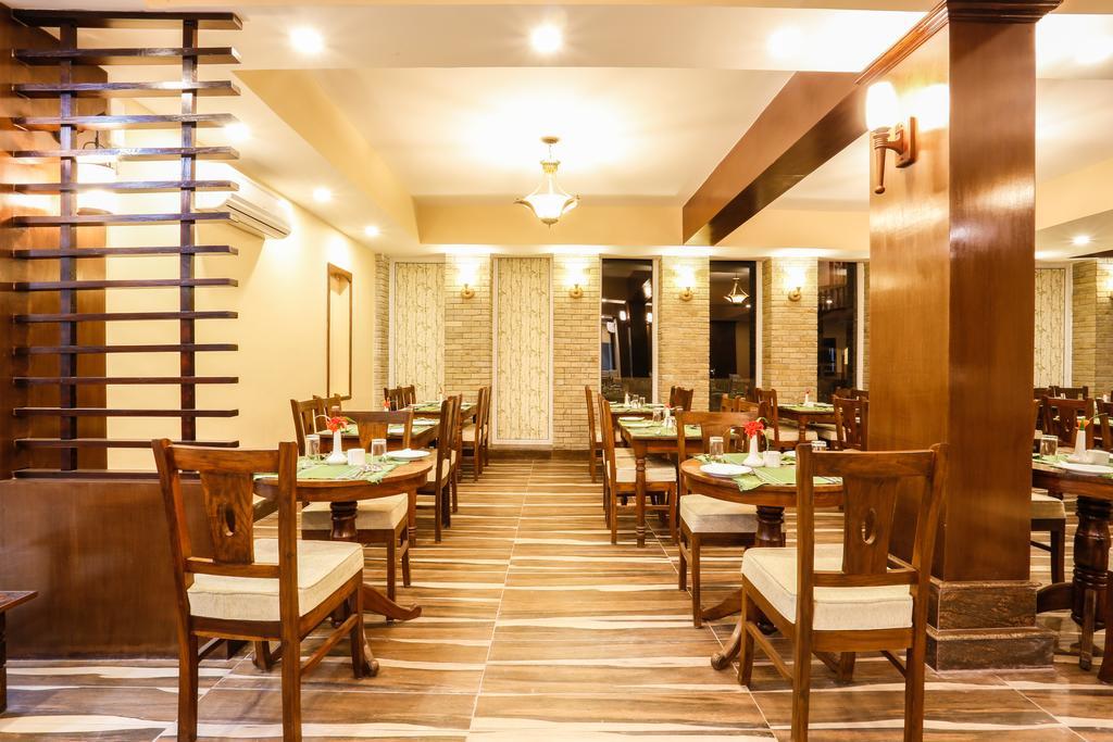 Da Yatra Courtyard Hotel Покхара Экстерьер фото