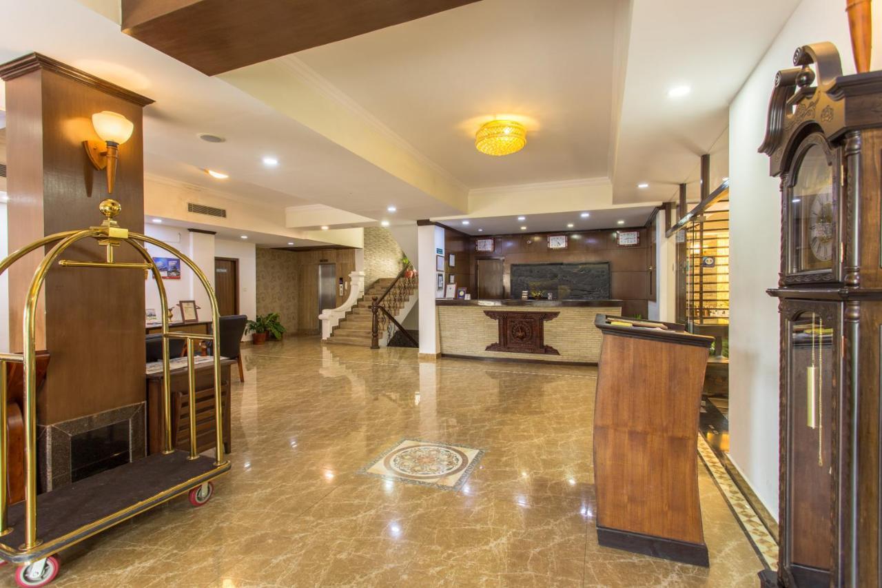 Da Yatra Courtyard Hotel Покхара Экстерьер фото