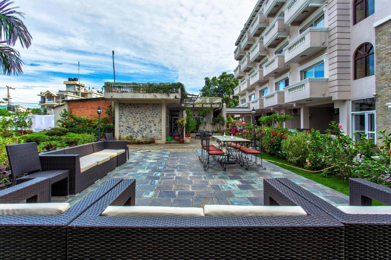 Da Yatra Courtyard Hotel Покхара Экстерьер фото