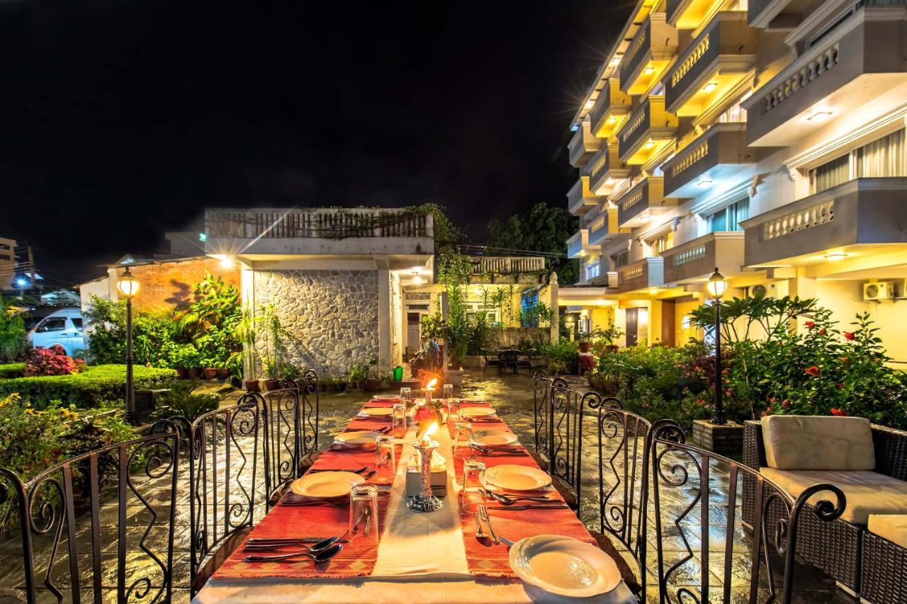 Da Yatra Courtyard Hotel Покхара Экстерьер фото