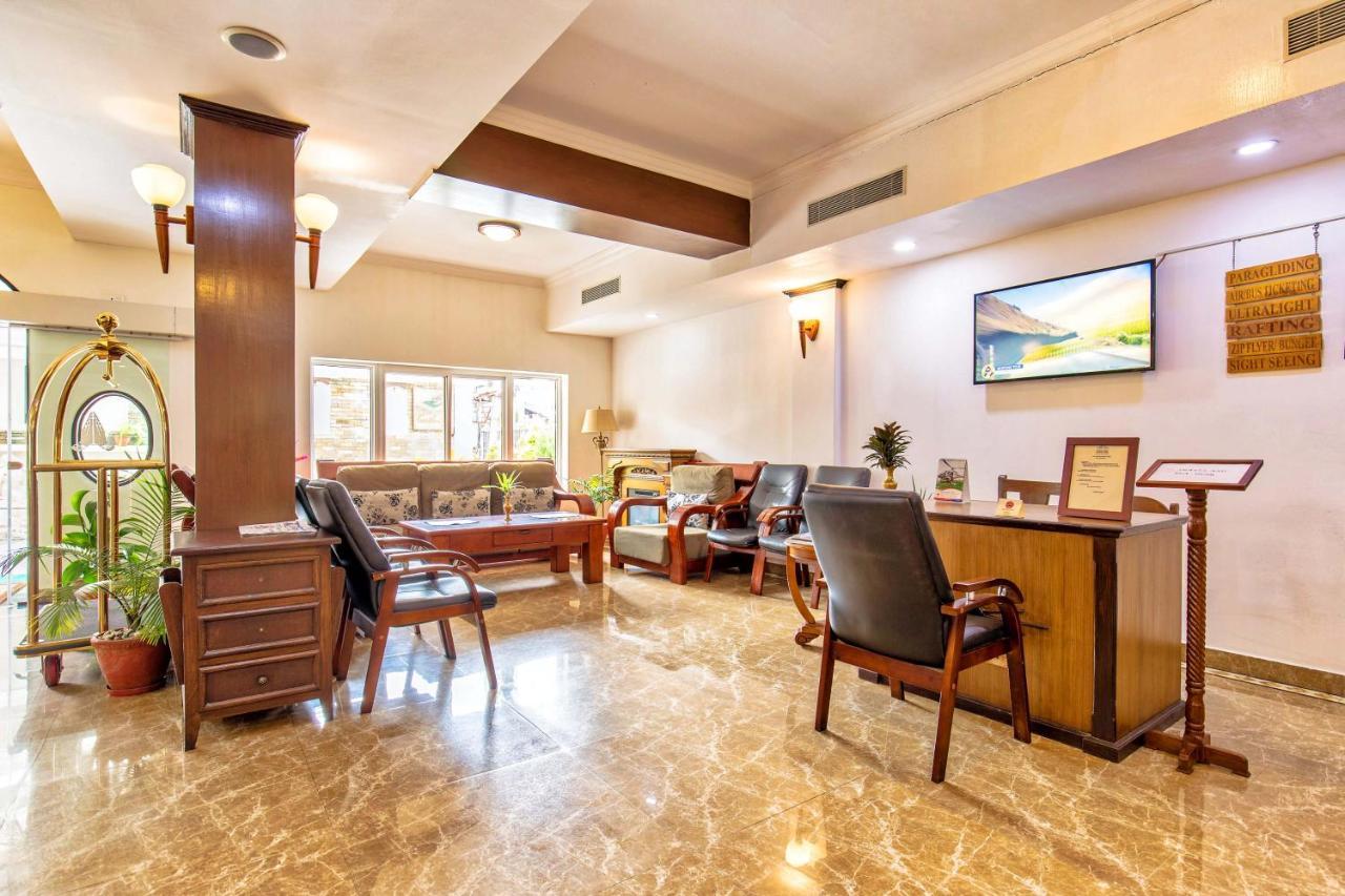 Da Yatra Courtyard Hotel Покхара Экстерьер фото