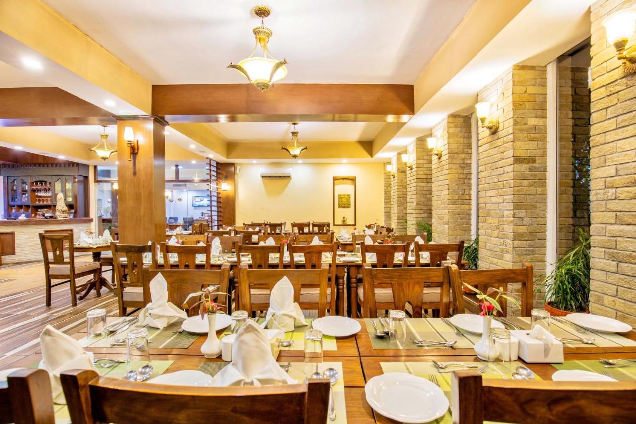 Da Yatra Courtyard Hotel Покхара Экстерьер фото