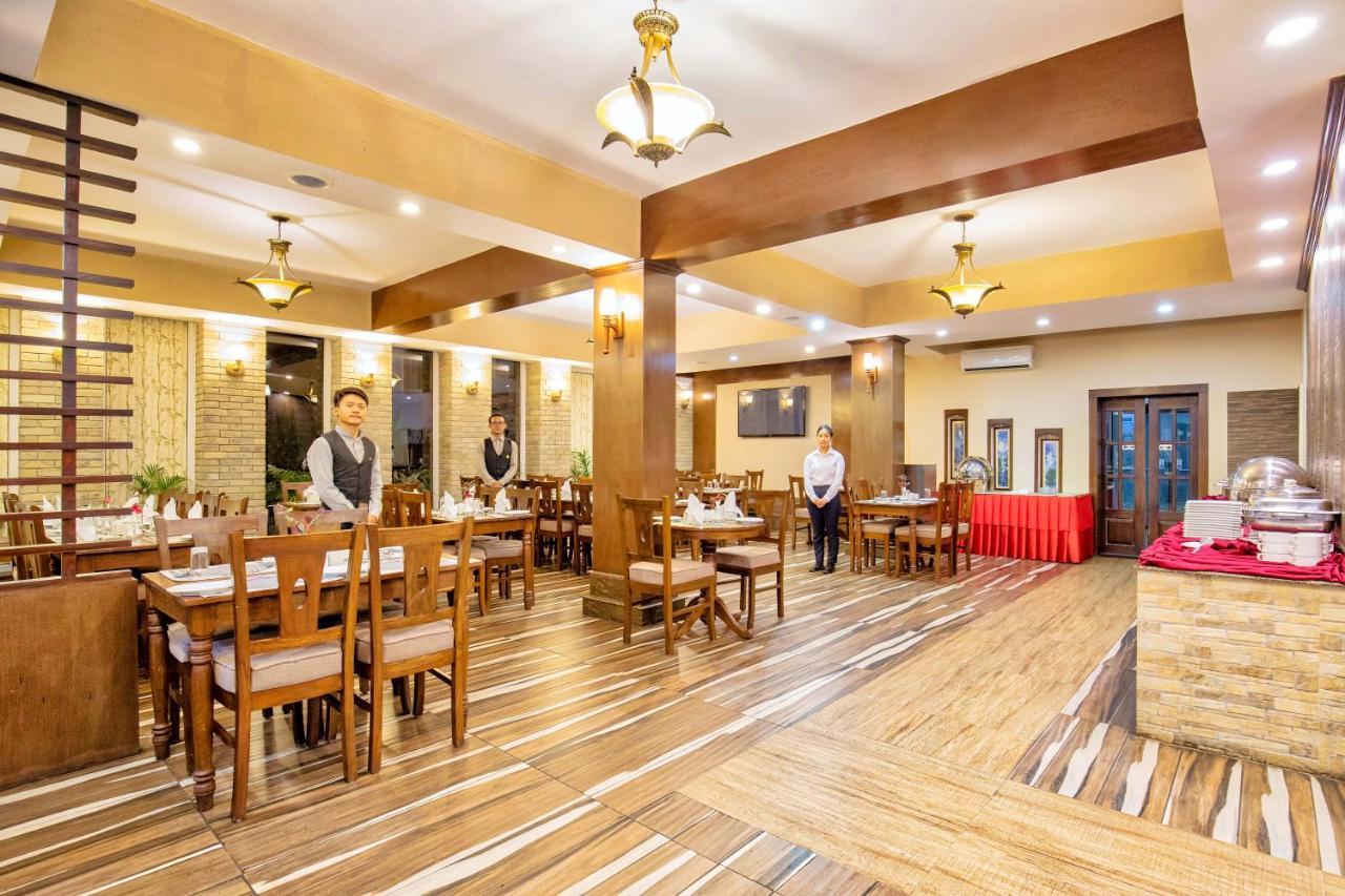 Da Yatra Courtyard Hotel Покхара Экстерьер фото
