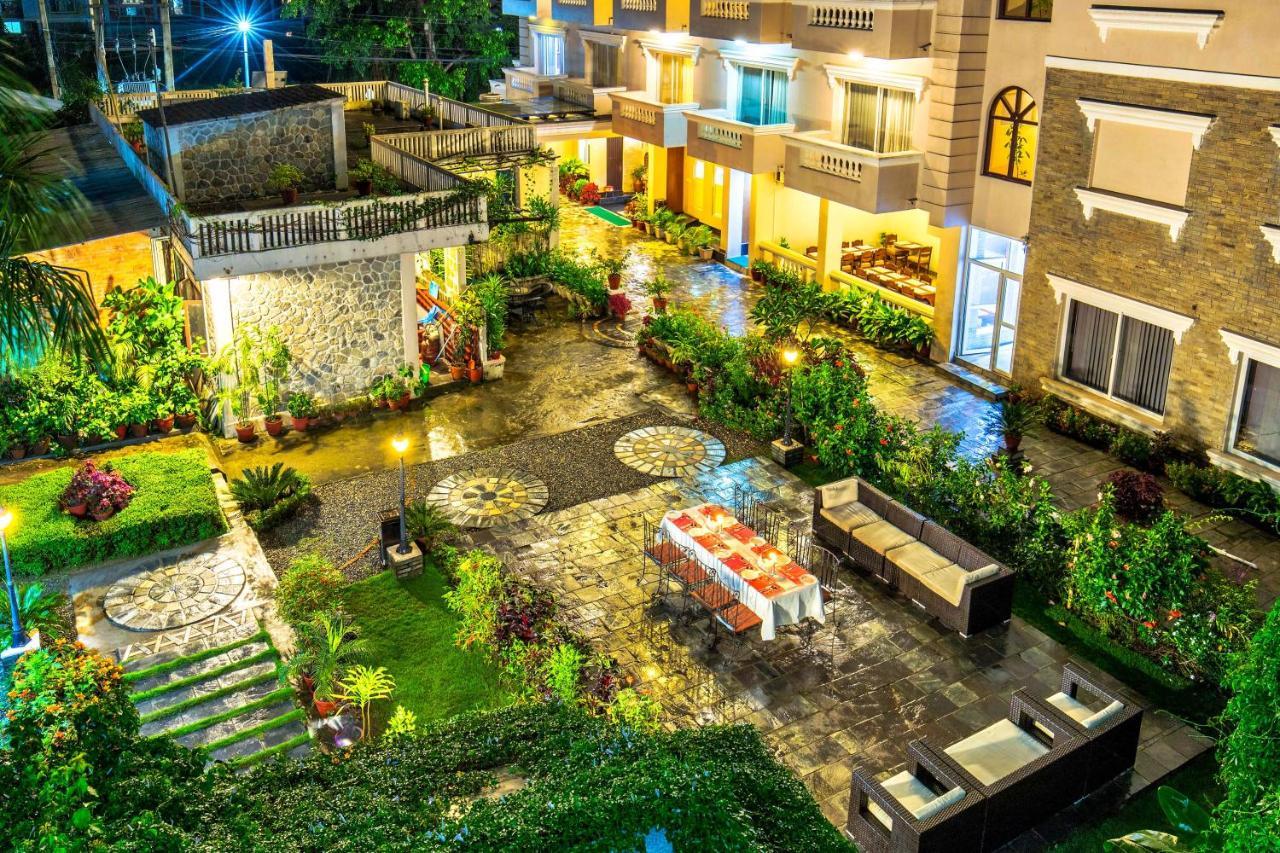 Da Yatra Courtyard Hotel Покхара Экстерьер фото