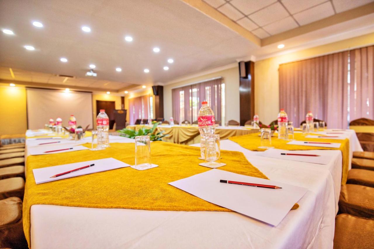 Da Yatra Courtyard Hotel Покхара Экстерьер фото
