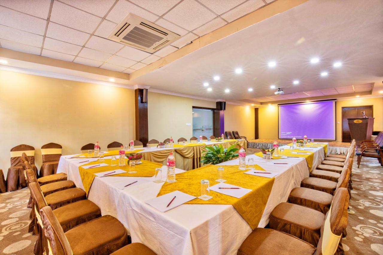 Da Yatra Courtyard Hotel Покхара Экстерьер фото