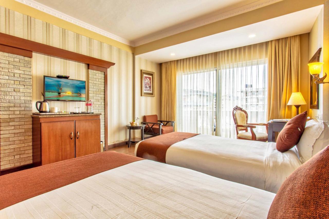 Da Yatra Courtyard Hotel Покхара Экстерьер фото